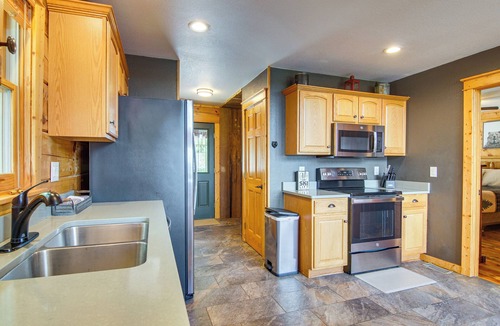 Wolf Laurel Cottage | Ski & Hike: Mars Hill Mountaintop Cabin w/Views