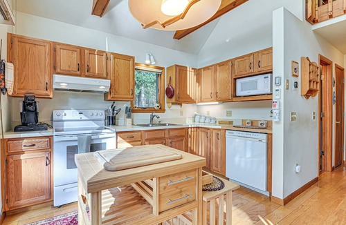 Adirondack House | Ski, Hike & More: Adirondack Family Home