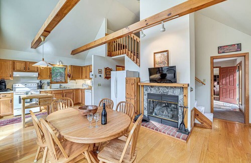 Adirondack House | Ski, Hike & More: Adirondack Family Home