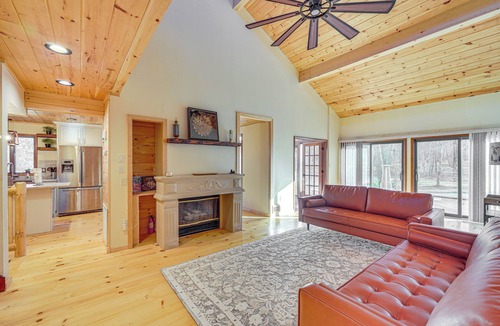 Pocono Summit Cabin | Ski, Hike & More: Spacious Log Cabin in Long Pond