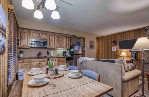 Century West House | Ski House 144 - Meredith Lodging