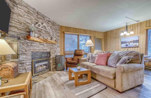 Century West House | Ski House 144 - Meredith Lodging