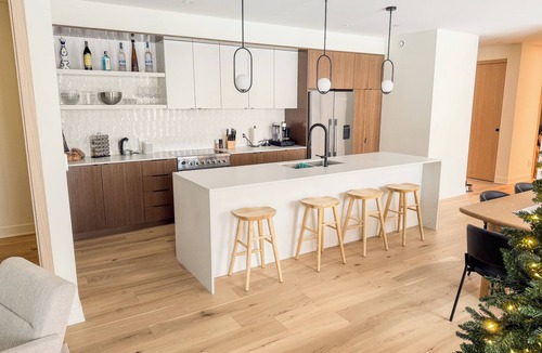Versant Soleil Condo | Ski-In Adjacent 200m- 3BR Free Shuttle Sleeps 8