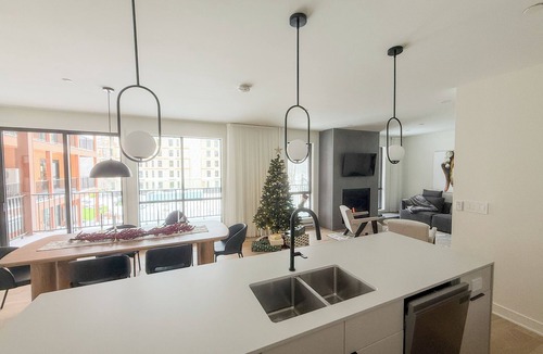 Versant Soleil Condo | Ski-In Adjacent 200m- 3BR Free Shuttle Sleeps 8