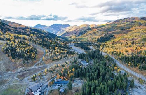 Salt Lake Mountain Resorts House | Ski in and out First Chair