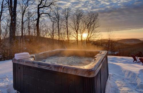 Saint-Faustin-Lac-Carre House | Ski-in/Car-out, HOT TUB with Amazing sunset view