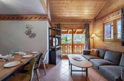 Meribel Village Apartment | Ski-in Duplex with pool and pets allowed