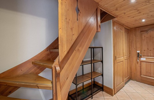 Meribel Village Apartment | Ski-in Duplex with pool and pets allowed