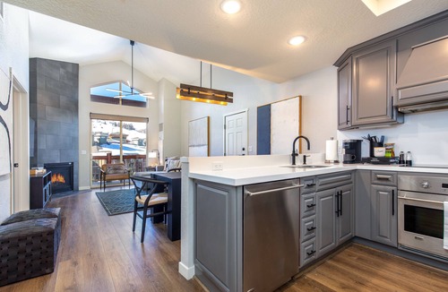 Park City Condo | Ski In/Out 2BD Top floor W/Amazing Views