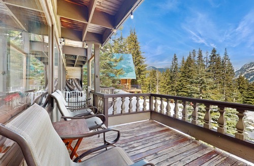 Hyak House | Ski-in/out A-frame duplex with deck, woodstove & firepit