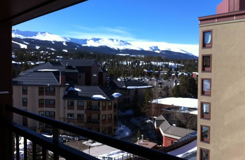 Peak 9 Condo | Ski in/out. By Ski school. 1 blk to Main Street. Hike/Bike in Summer. Fits 6.