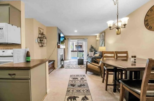 Great Valley Apartment | Ski in/Out & Golf 2 Bed 2 Bath w/Air Conditioning