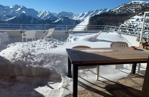 Viel-Alpe Apartment | Ski in out, old Alpe, panoramic, quiet, 3bed, 2bath, garage