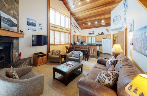Big Horn House | Ski-in/out townhome - perfectly situated in Big Sky Mountain Village!