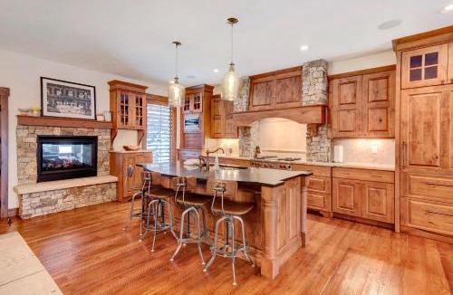 Winter Park House | Ski In Out Villa 452 I Private Hot Tub I Great Views I Activity Program