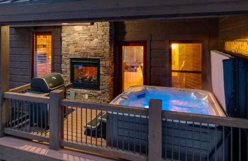 Winter Park House | Ski In Out Villa 452 I Private Hot Tub I Great Views I Activity Program