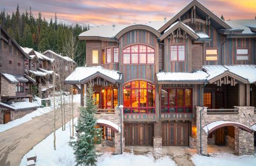 Winter Park House | Ski In Out Villa 456 I Private Hot Tub I Great Views I Activity Program