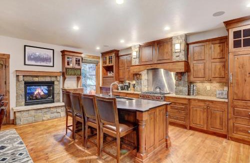 Winter Park House | Ski In Out Villa 492 I Private Hot Tub I Great Views I Activity Program