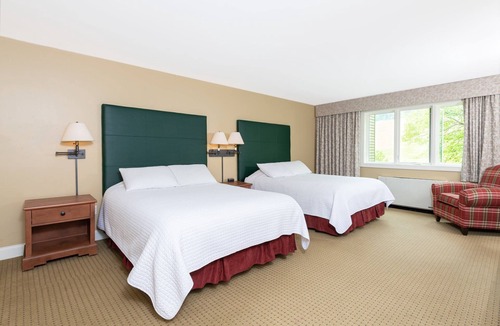 West Dover Cabin | Ski-In Resort Room | 2 Queen Beds