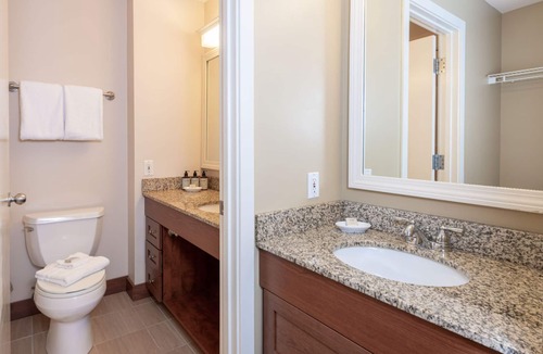 West Dover Cabin | Ski-In Resort Room | 2 Queen Beds