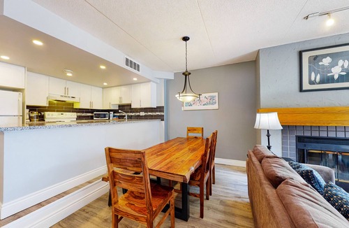 The Blue Mountains Condo | Ski-in/Ski-out condo in Blue Mountain with fireplace