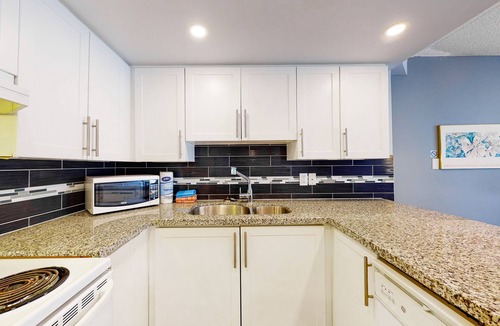 The Blue Mountains Condo | Ski-in/Ski-out condo in Blue Mountain with fireplace