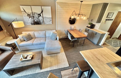 Lutsen Condo | Ski-In/Ski-Out 1BR+Loft | Moose Mtn Views | Pool