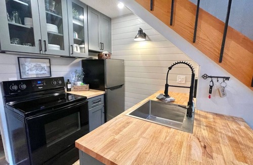 Lutsen Condo | Ski-In/Ski-Out 1BR+Loft | Moose Mtn Views | Pool