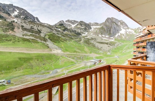 La Mongie Apartment | Ski-In/Ski-Out 6-Person Apt with Balcony, South-Facing, La Mongie