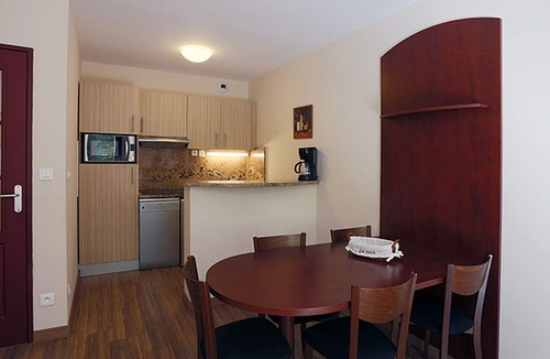 Peyragudes Apartment | Ski-in/Ski-out Apartment in Peyragudes with Balcony and Spa Access