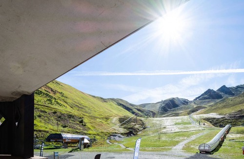 Peyragudes Apartment | Ski-In/Ski-Out Apartment | 6 Guests | Mountain Views | Parking + Spa Access