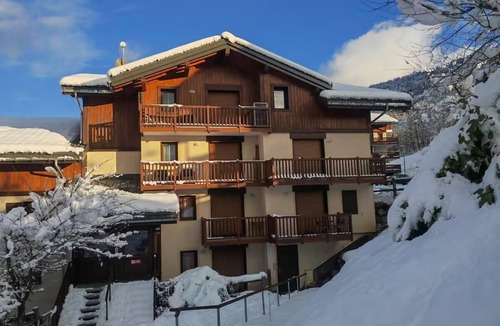 Flumet Apartment | Ski in/ski out apartment & swimming pool - Flumet