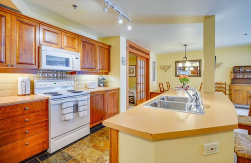 Salt Lake Mountain Resorts Condo | Ski-In/Ski-Out Brighton Condo w/Pool & Hot Tub