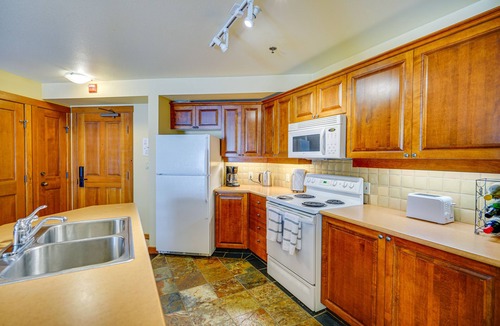 Salt Lake Mountain Resorts Condo | Ski-In/Ski-Out Brighton Condo w/Pool & Hot Tub