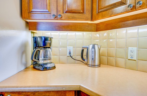 Salt Lake Mountain Resorts Condo | Ski-In/Ski-Out Brighton Condo w/Pool & Hot Tub