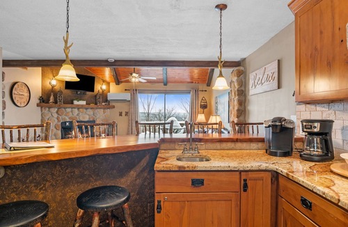 Village at Camelback House | Ski-In/Ski Out Camelback-Indoor Pool-Fireplace-Gym