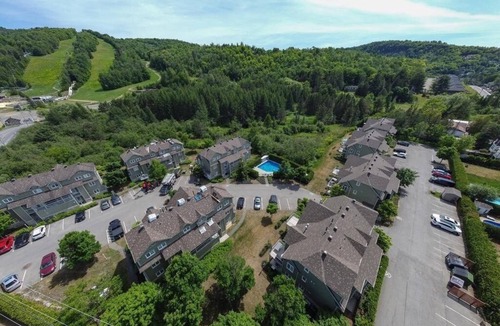 Saint-Sauveur Apartment | SKI IN - SKI OUT (DIDA)