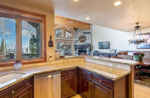Deer Valley Condo | Ski In Ski Out Double Eagle Deer Valley Condo - Private Hot Tub!
