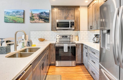 Old Town House | Ski-In/Ski-Out Gemini Lift Access! Home w/Hot Tub