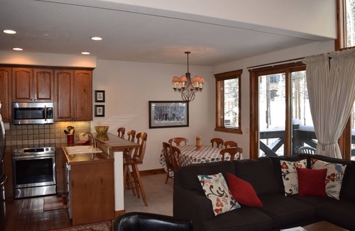 Four O'Clock House | Ski-in/Ski-out. Great rates - Saddlewood Townhouse