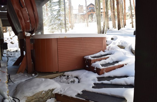 Four O'Clock House | Ski-in/Ski-out. Great rates - Saddlewood Townhouse