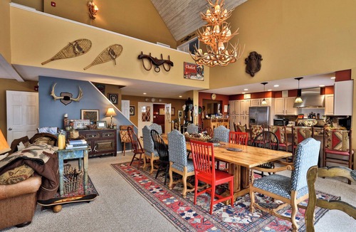 Central Vermont- Killington Cabin | Ski-In/Ski-Out Log Cabin on Great Eastern Trail | Hot Tub, Sauna, Game Room