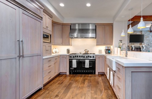 Empire Pass Condo | Ski-In/Ski-Out Luxury Condo - Fitness center, hot tub, patio, BBQ + Fireplace!