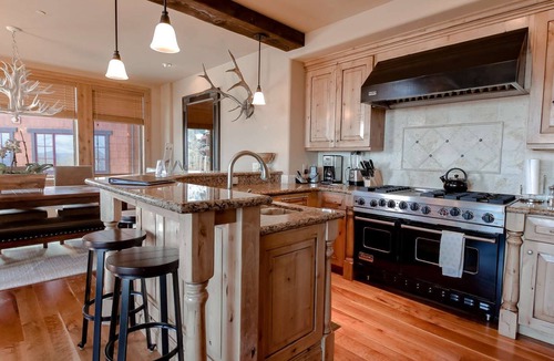 Empire Pass Condo | Ski-in/Ski-out Luxurious Condo located in the serene Empire Pass-Silver Strike 4 Bed-Click to Save