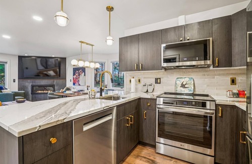 Killington Apartment | Ski In/Ski Out Pico Resort Unit E106: 3BR newly renovated condo