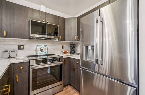 Killington Apartment | Ski In/Ski Out Pico Resort Unit E106: 3BR newly renovated condo