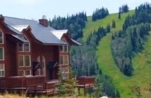 Powder Mountain House | Ski in ski out powder mountain resort center 4 bedrooms plus loft sleeps 12.
