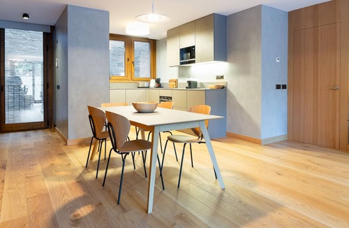 El Tarter Apartment | Ski-in/Ski-out Retreat with Pool, Sauna, and Gym