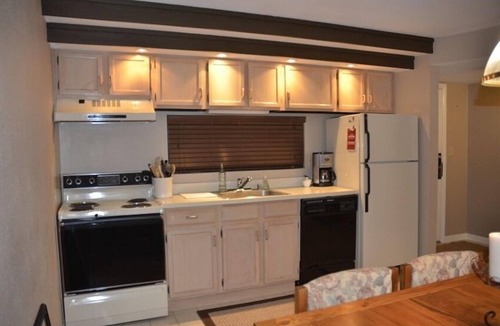 Seven Springs Condo | Ski in Ski Out, Seven Springs, 1 BR, 1 Bath, Balcony, on Slopes, Clean.