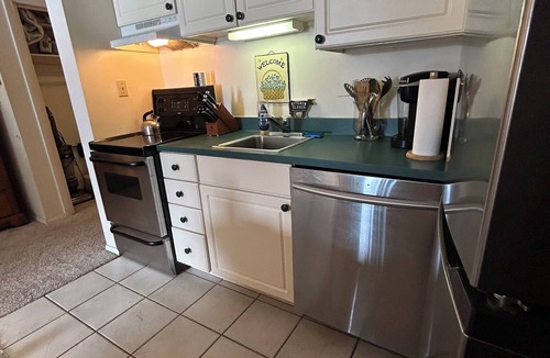 Jeffersonville Apartment | Ski-in/Ski-out Slopeside Studio Smuggler's Notch Resort - UPDATED LOWER RATES